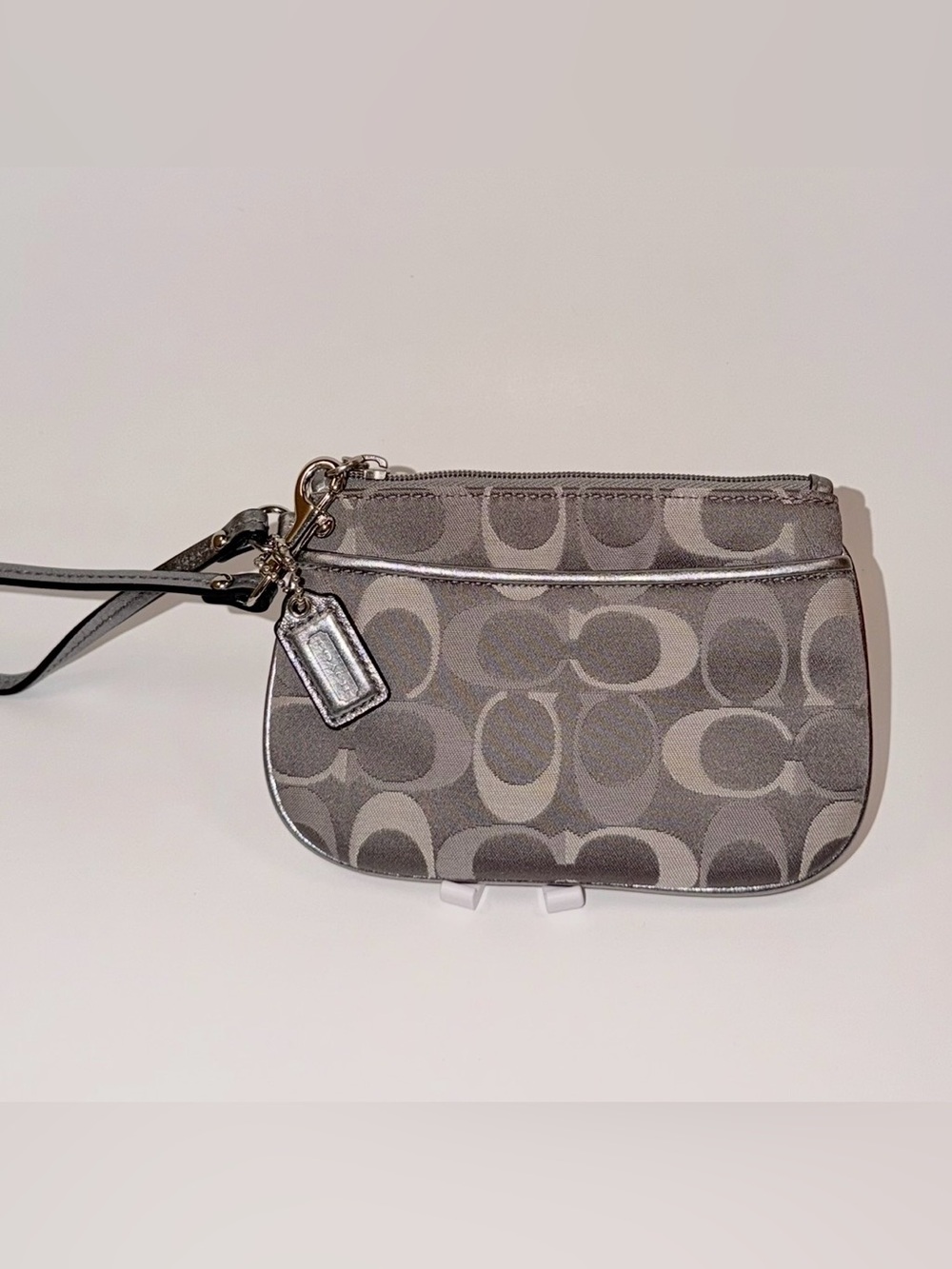 NWOT Coach Signature C Small Wristlet Silver/Grey F45631